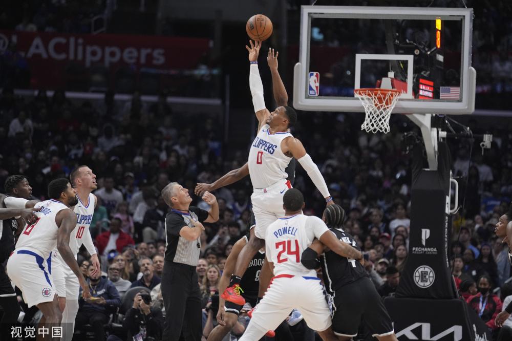 苏炳添回归赛场，新赛季首秀夺冠.